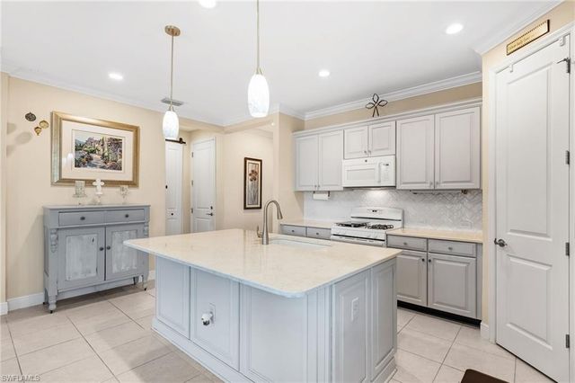 2995 Amblewind DR, Fort Myers, FL 33905