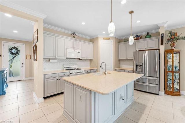 2995 Amblewind DR, Fort Myers, FL 33905