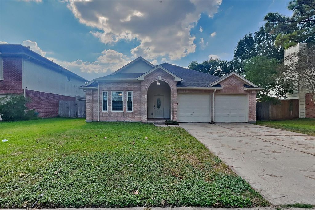 17014 Enchanted Circle W, Sugar Land, TX 77498