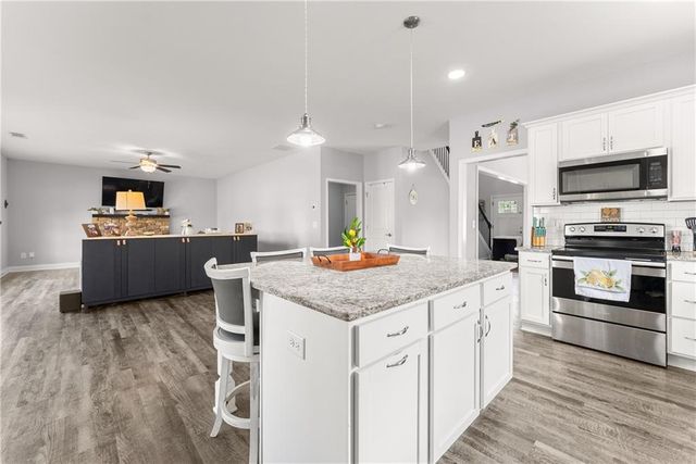 6401 Vista Point, Lula, GA 30554