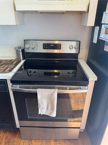 20107 NW 27th Cir, Miami Gardens, FL 33056