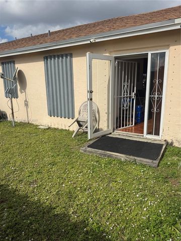 20107 NW 27th Cir, Miami Gardens, FL 33056