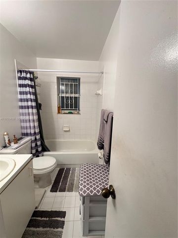 20107 NW 27th Cir, Miami Gardens, FL 33056