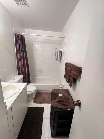 20107 NW 27th Cir, Miami Gardens, FL 33056