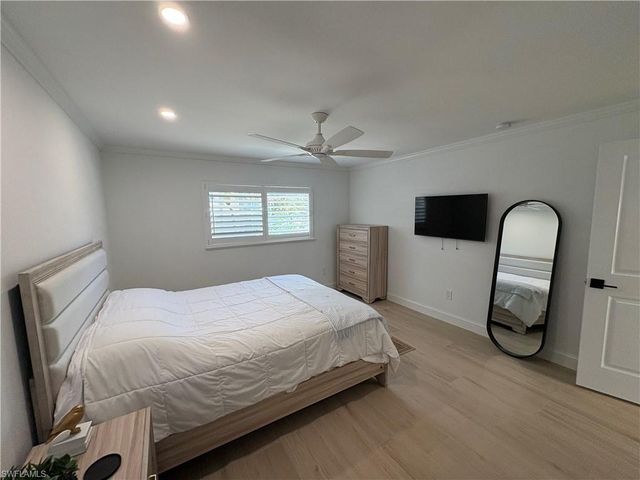 2100 Gulf Shore BLVD N 120, Naples, FL 34102