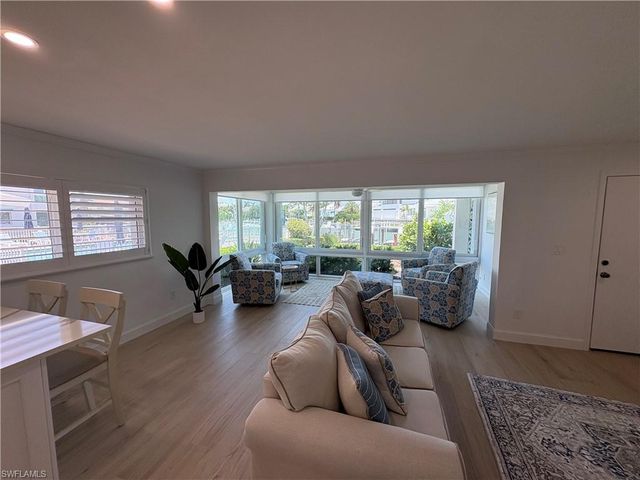 2100 Gulf Shore BLVD N 120, Naples, FL 34102