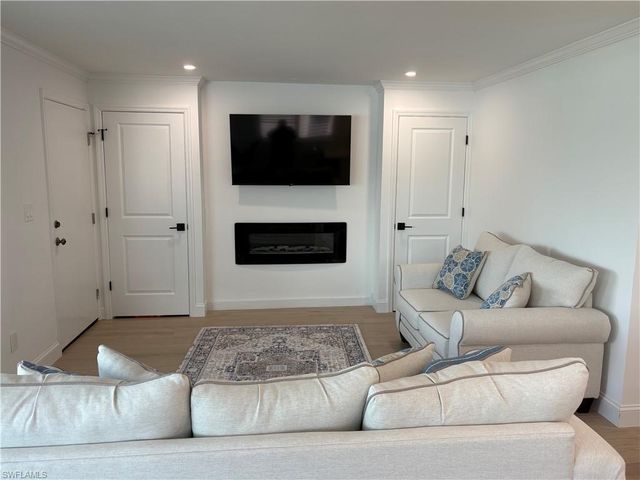 2100 Gulf Shore BLVD N 120, Naples, FL 34102