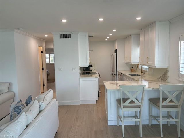 2100 Gulf Shore BLVD N 120, Naples, FL 34102