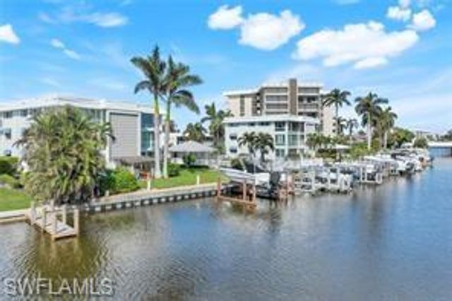 2100 Gulf Shore BLVD N 120, Naples, FL 34102