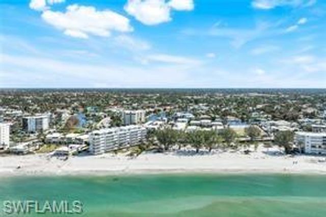 2100 Gulf Shore BLVD N 120, Naples, FL 34102