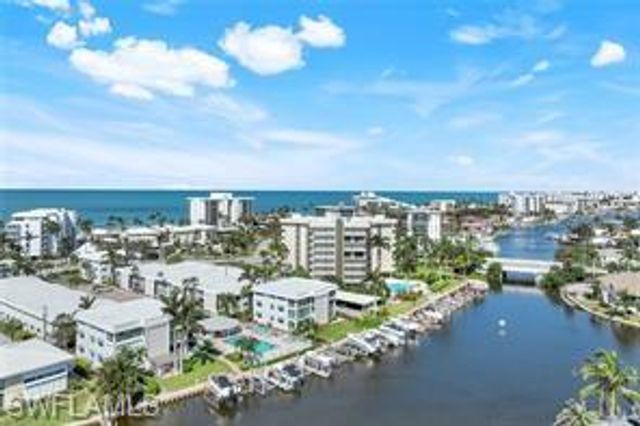 2100 Gulf Shore BLVD N 120, Naples, FL 34102