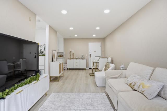 6350 Genesee Ave 107, San Diego, CA 92122