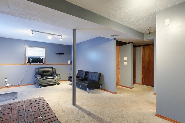 8 Antrim Street, Nashua, NH 03063