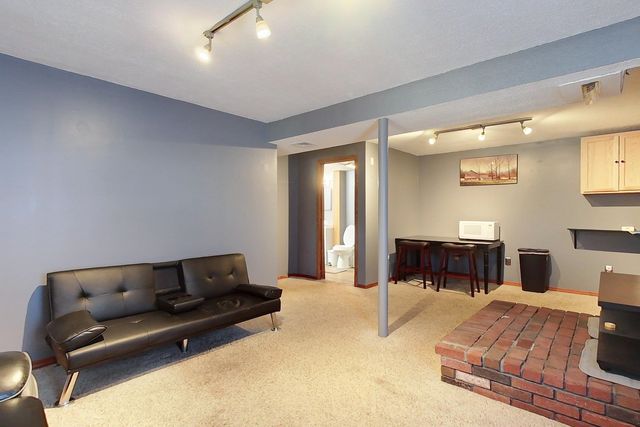 8 Antrim Street, Nashua, NH 03063