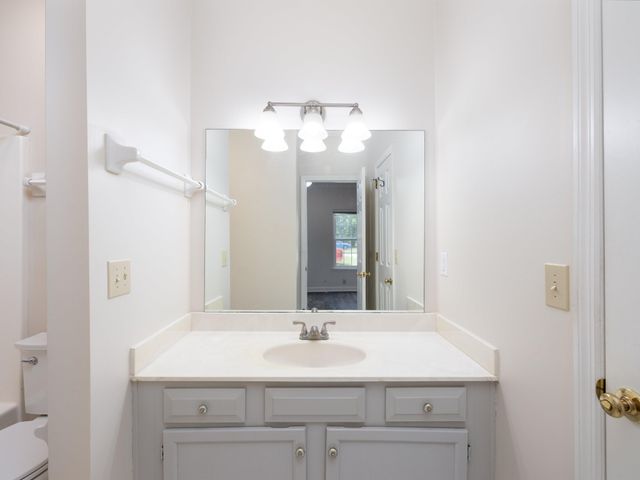 1215 Carriage Park Dr, Franklin, TN 37064