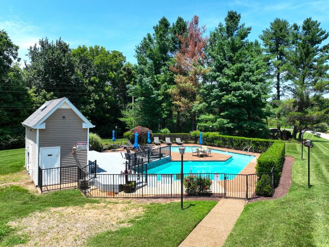 1215 Carriage Park Dr, Franklin, TN 37064