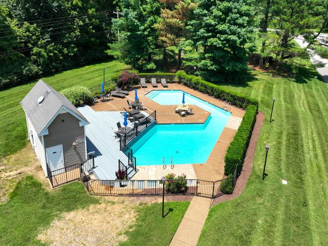 1215 Carriage Park Dr, Franklin, TN 37064