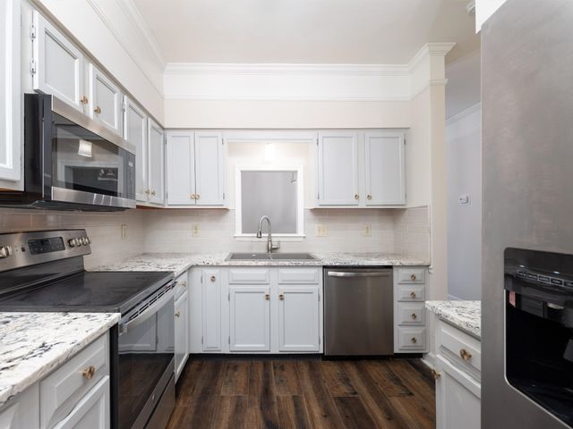 1215 Carriage Park Dr, Franklin, TN 37064