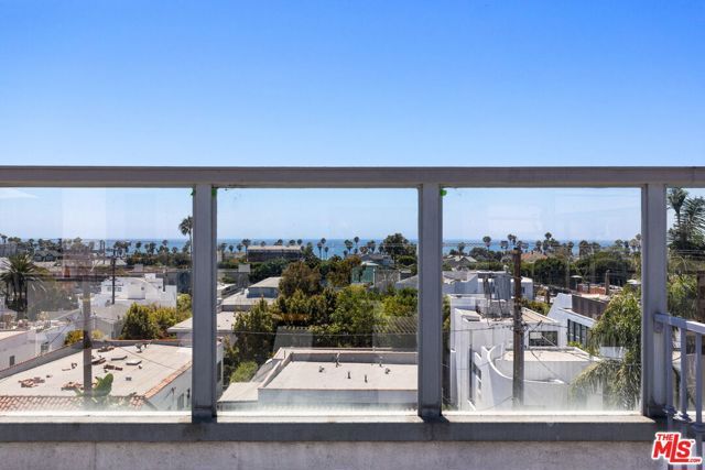 2431 3rd Street 7, Santa Monica, CA 90405