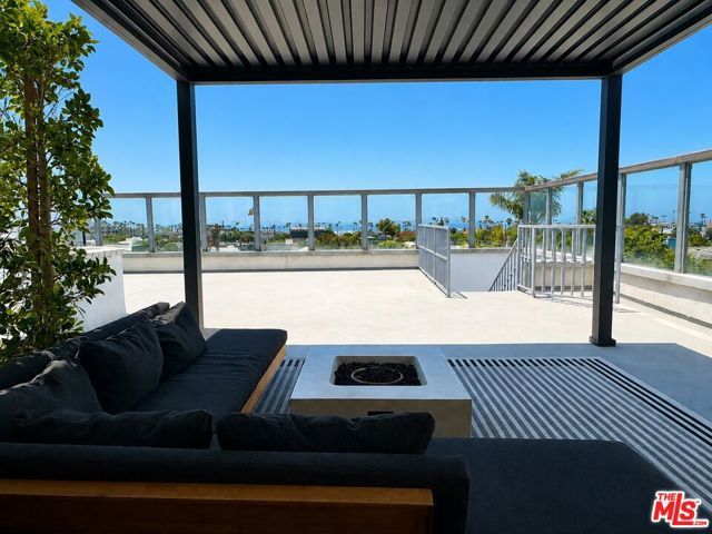 2431 3rd Street 7, Santa Monica, CA 90405