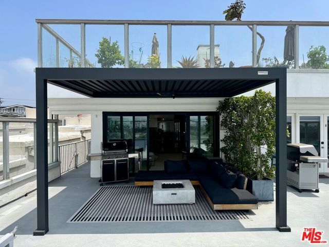 2431 3rd Street 7, Santa Monica, CA 90405