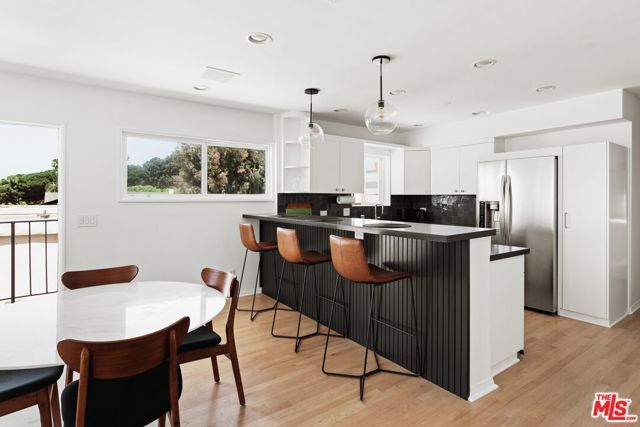 2431 3rd Street 7, Santa Monica, CA 90405