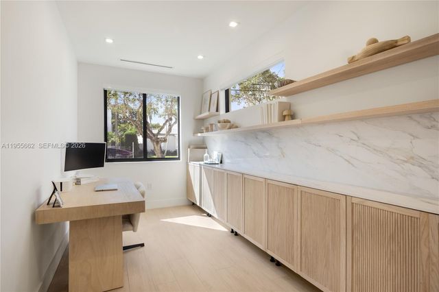 3067 SW 21st Ter 3067, Miami, FL 33145