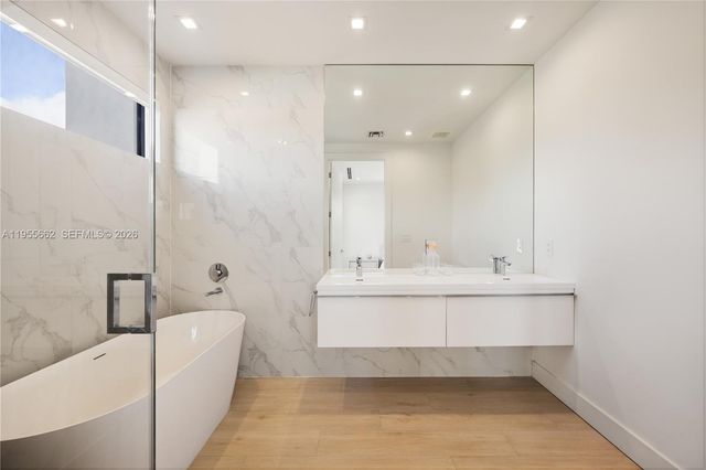 3067 SW 21st Ter 3067, Miami, FL 33145