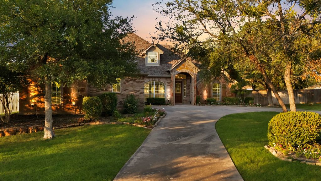 120 Ashley Lane, Lakeside, TX 76108