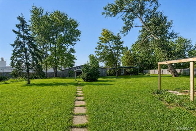 24625 Brest, Taylor, MI 48180