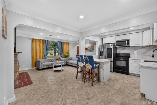24625 Brest, Taylor, MI 48180