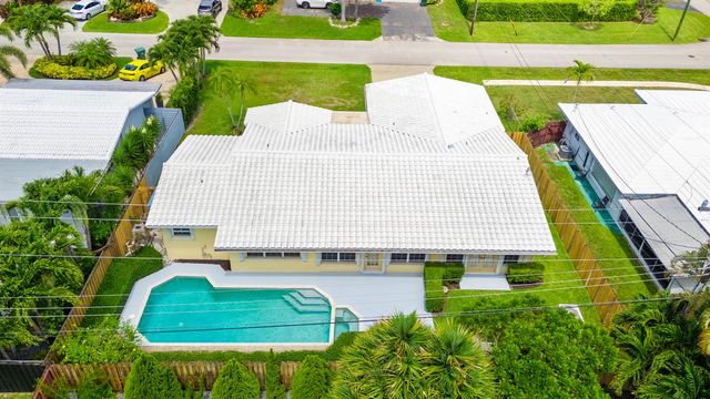 4240 NE 19th Avenue, Oakland Park, FL 33308
