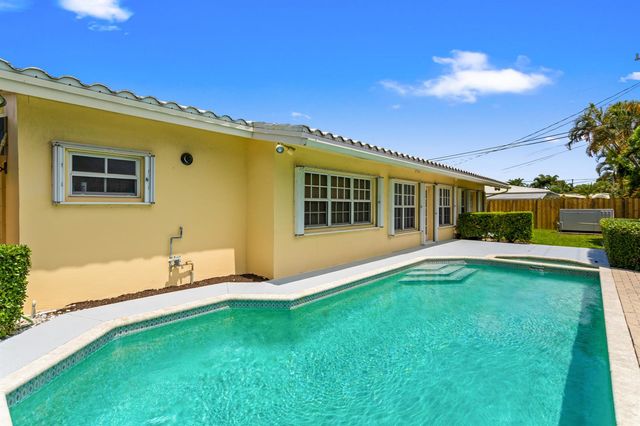 4240 NE 19th Avenue, Oakland Park, FL 33308