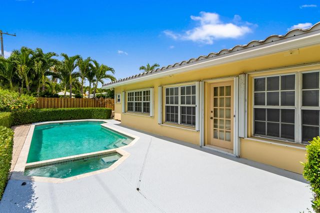 4240 NE 19th Avenue, Oakland Park, FL 33308