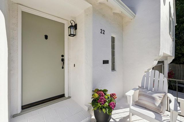 22 De Sabla Road, San Mateo, CA 94402