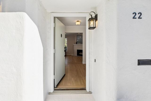 22 De Sabla Road, San Mateo, CA 94402