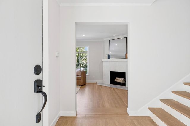 22 De Sabla Road, San Mateo, CA 94402