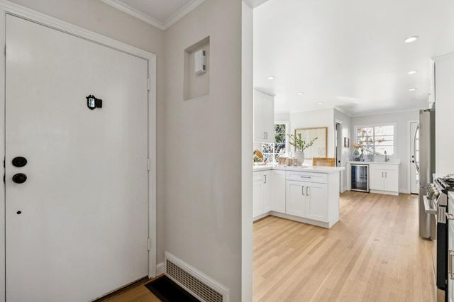 22 De Sabla Road, San Mateo, CA 94402