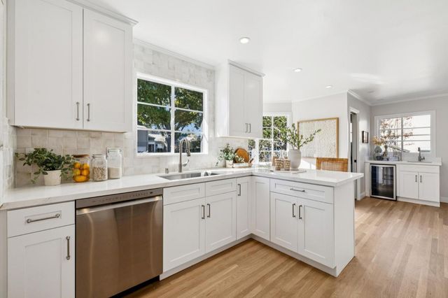 22 De Sabla Road, San Mateo, CA 94402