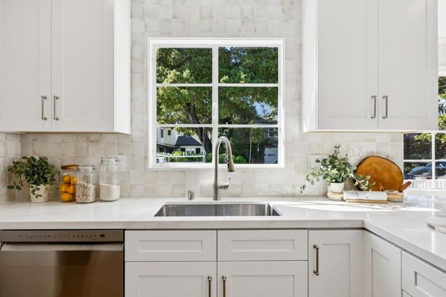 22 De Sabla Road, San Mateo, CA 94402