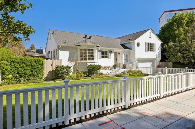 22 De Sabla Road, San Mateo, CA 94402