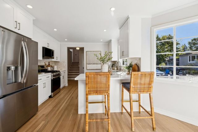 22 De Sabla Road, San Mateo, CA 94402