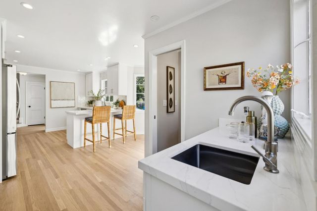 22 De Sabla Road, San Mateo, CA 94402