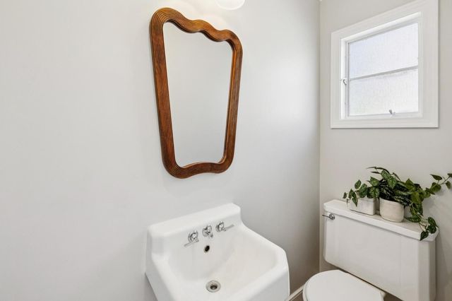 22 De Sabla Road, San Mateo, CA 94402