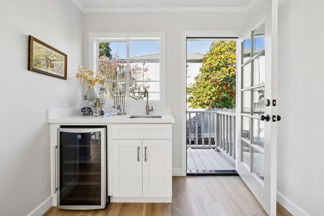 22 De Sabla Road, San Mateo, CA 94402