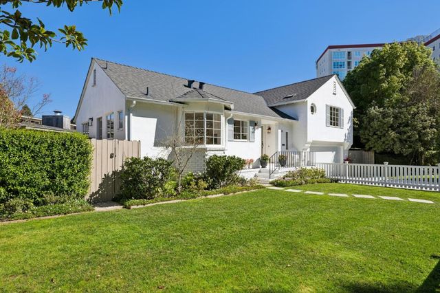 22 De Sabla Road, San Mateo, CA 94402