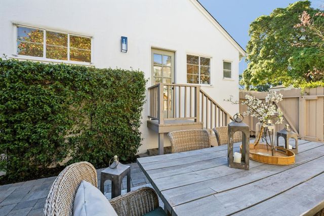 22 De Sabla Road, San Mateo, CA 94402