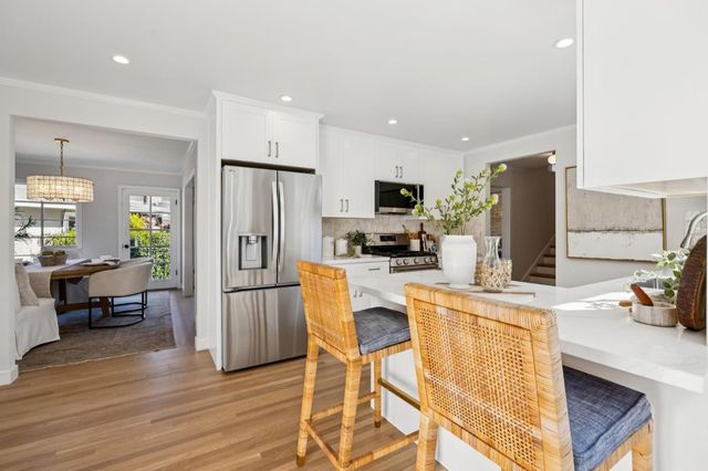 22 De Sabla Road, San Mateo, CA 94402