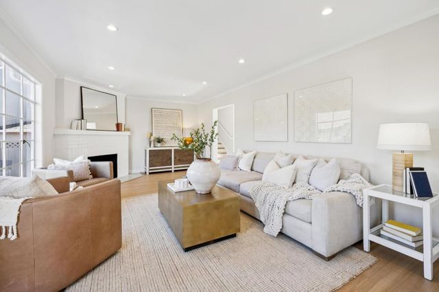 22 De Sabla Road, San Mateo, CA 94402