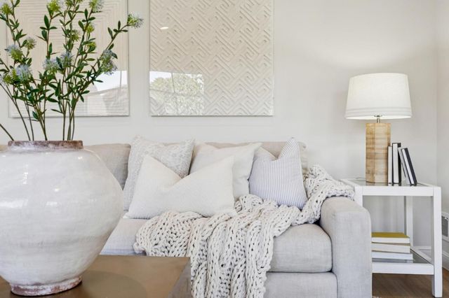 22 De Sabla Road, San Mateo, CA 94402